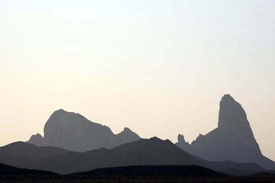 نمایی از کوه های مریخی چابهار