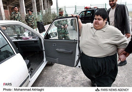 هدیه کریمی به چاق‌ترین پسر ایران