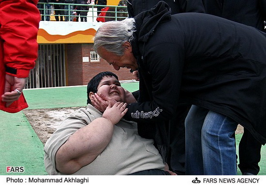 هدیه کریمی به چاق‌ترین پسر ایران