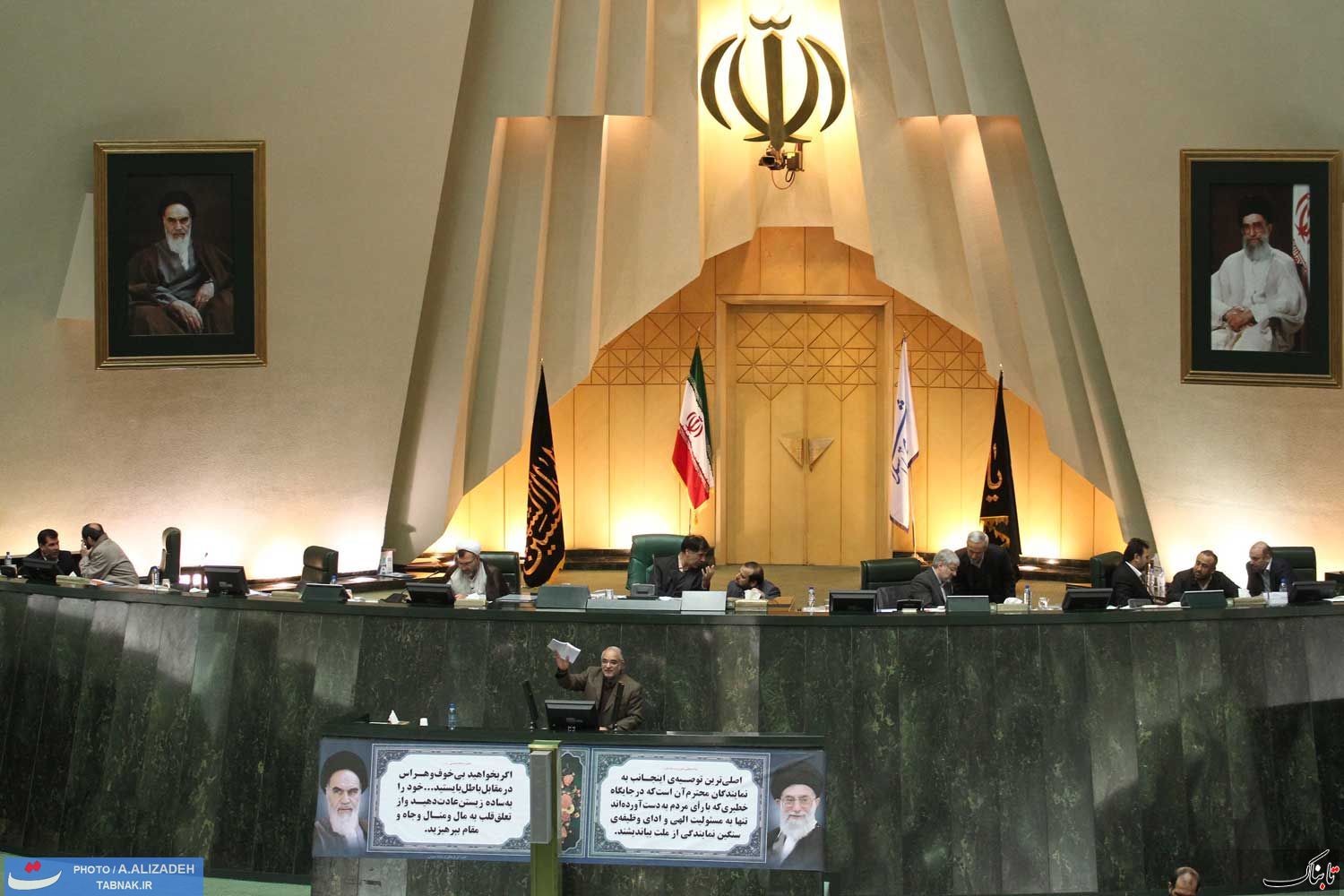 http://www.tabnak.ir/files/fa/news/1391/10/19/224841_220.jpg