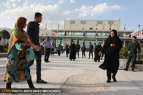 برخورد جنجالی با بدحجابی در برج میلاد