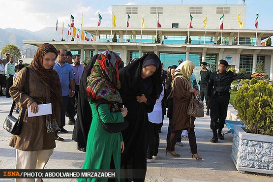 برخورد جنجالی با بدحجابی در برج میلاد