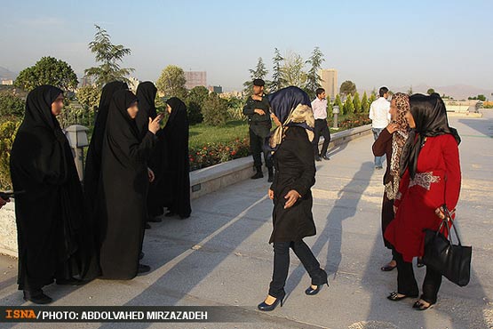برخورد جنجالی با بدحجابی در برج میلاد