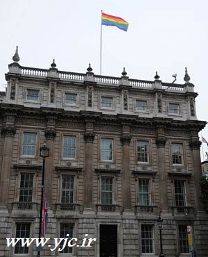 پرچم همجنس گرایی بر فراز وزارتخانه انگلیس + عکس