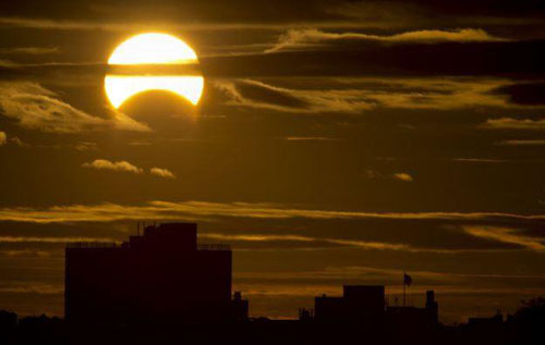 کسوف نادر از امریکا تا سوریه