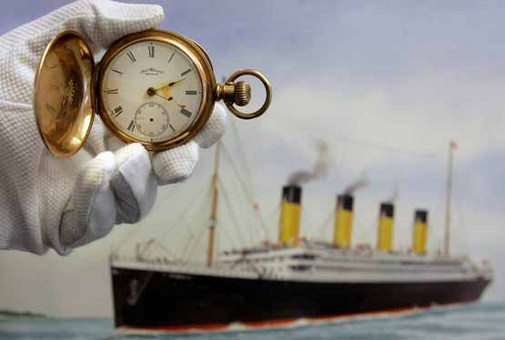 یک ساعت جیبی طلایی از جمله معدود وسایل بازمانده از کشتی غرق شده تایتانیک
Kirsty Wigglesworth Associated Press
