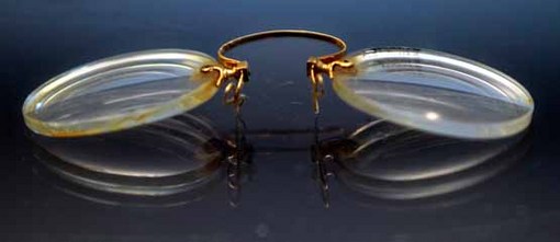 عینکی که از بقایای غرق شده تایتانیک کشف شده است.
Bebeto Matthews/Associated Press
