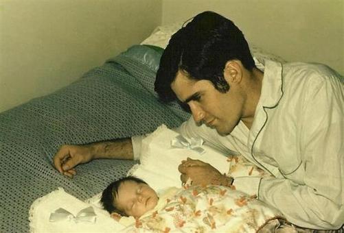 1970
میت رامنی و پسرش تگ
REUTERS/Romney for President
