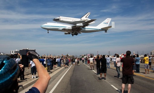 آخرین فرود اندیور (AP Photo/NASA, Matt Hedges)
