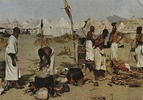 پخت غذا توسط خود حجاج در روز عرفه