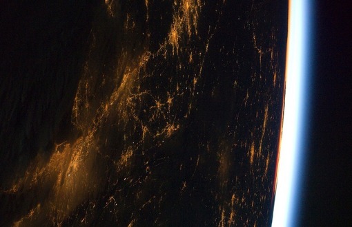 ساحل شرقی امریکا لحظه ای که خورشید در حال غروب هست