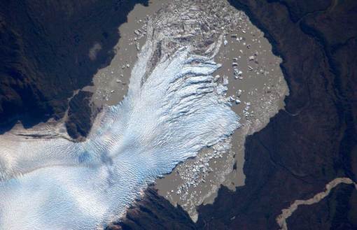 توده یخی در جمهوری Republic of Chile, که در جنوب قاره امریکا نزدیک به قطب واقع هست