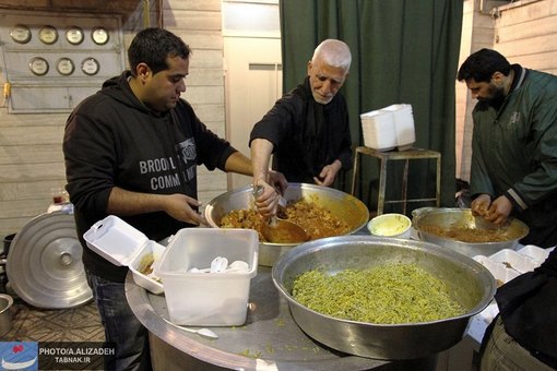 آماده سازی غذای نذری