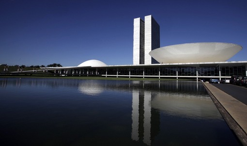  نمایی از ساختمان کنگره ملی برزیل، یکی از کارهای معروف نیمایر.