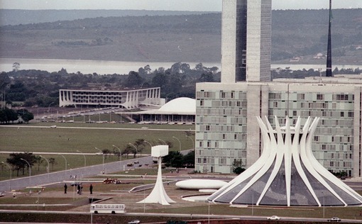 نمایی از کاتدرال یا کلیسای جامع در برازیلیا