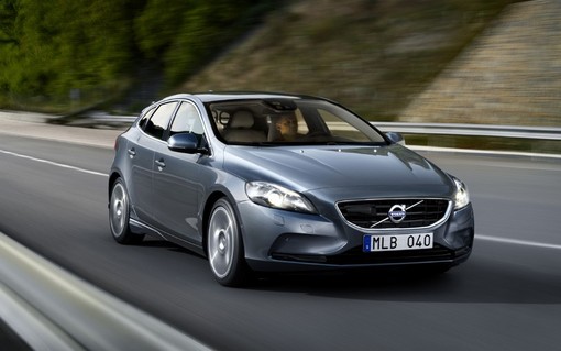 Volvo V40/ قیمت: 19745 یورو