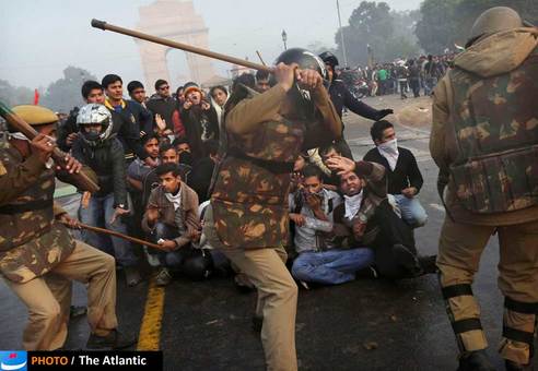 پلیس هند با تشدید تدابیر امنیتی در پایتخت هند٬ از مردم خواسته است که خویشتن‌داری و آرامش خود را حفظ کنند.