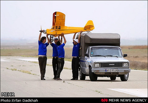 سومین دوره مسابقات طراحی و ساخت هواپیماهای بدون سرنشین بعد از ظهر روز شنبه در فرودگاه آزادی آبیک قزوین برگزار شد.
شنبه 24 فروردین 1392