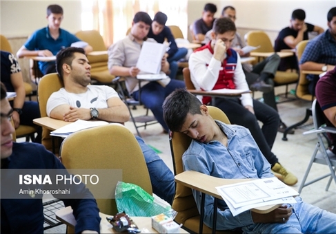تصاویر: خواب راحت سر جلسه کنکور,خوابیدن در کنکور,چرت زدن در کنکور,خستگی در کنکور تصاویر: خواب راحت سر جلسه کنکور,خوابیدن در کنکور,چرت زدن در کنکور,خستگی در کنکور
