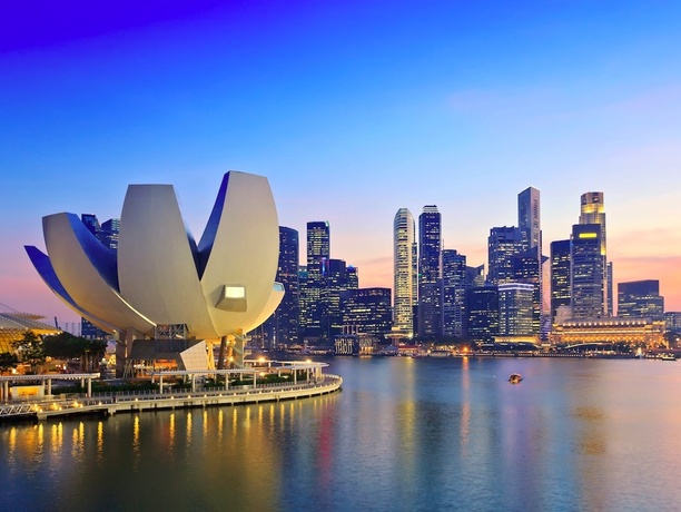 13- سنگاپور؛ زیرساخت های حمل و نقل در این کشور نسبت به دیگر کشور های دنیا برای یک خارجی فوق العاده است.