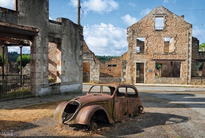روستای اورادور فرانسه، محل قتل عام 642 نفر توسط نازی‌ها در 194