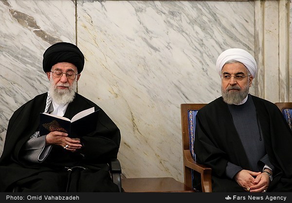 صور: قائد الثورة الاسلامية يحضر مجلس تأبين والدة رئيس الجمهورية