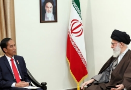 قائد الثورة يؤكد ضرورة دعم الدول الاسلامية بعضها للبعض خلافا لارادة الاعداء