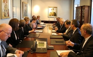ظريف يتباحث مع رئيسة وزراء النرويج حول العلاقات الثنائية ومكافحة الارهاب