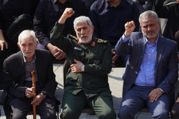 Despite rumors, Iran's Quds Force chief present in martyr Nilforoushan's funeral in Tehran Despite rumors, Iran's Quds Force chief present in martyr Nilforoushan's funeral in Tehran