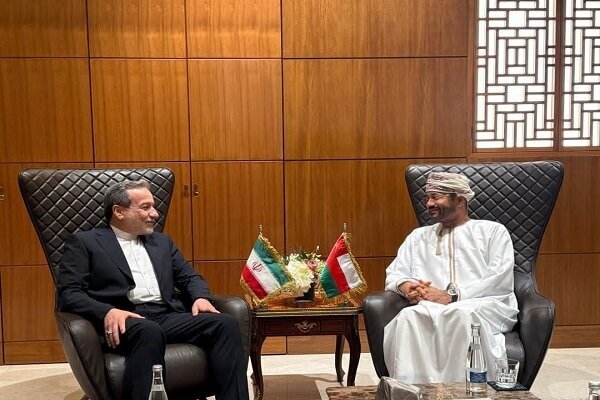 Araghchi, Oman FM discuss Gaza, Israeli aggression, Iran's nuclear issue