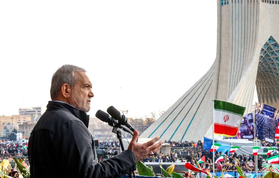 Pezeshkian hails massive turnout at 47th Islamic Revolution anniversary rallies