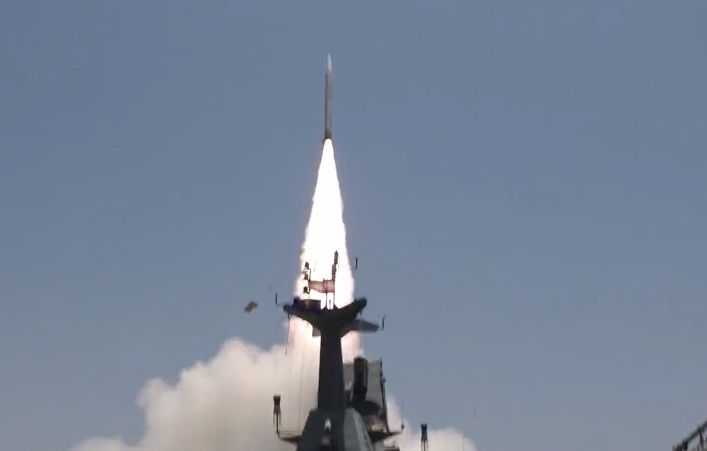 Iran tests sea-based long-range air defense missile