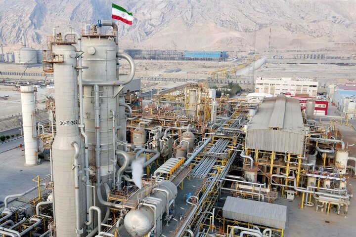 US, Israeli regime hit4 Iran's petrochemical plants