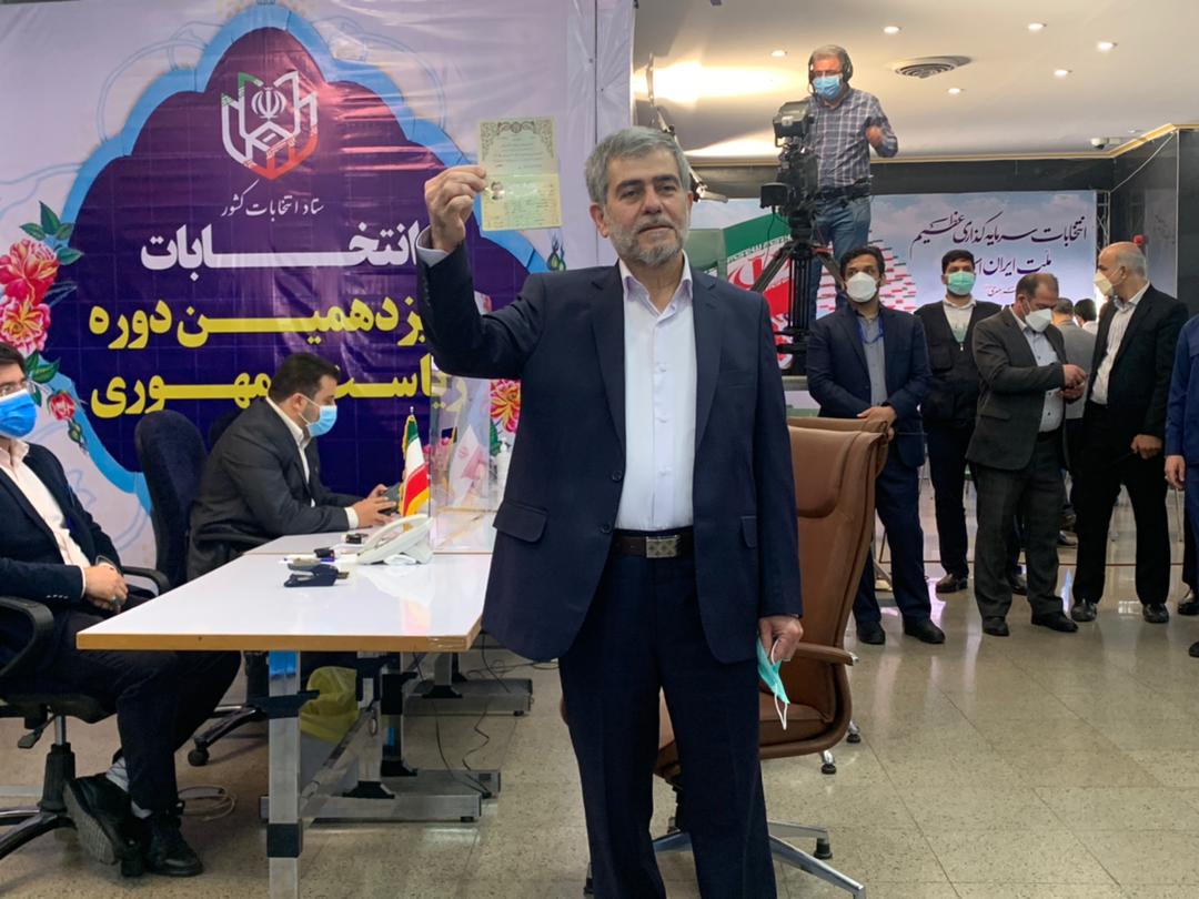7 کاندیدای جدی اصولگرا و اصلاح‌طلب هنوز نیامده‌اند/ تاج‌زاده و دو مدیر ارشد دولت احمدی‌نژاد کاندیدا شدند