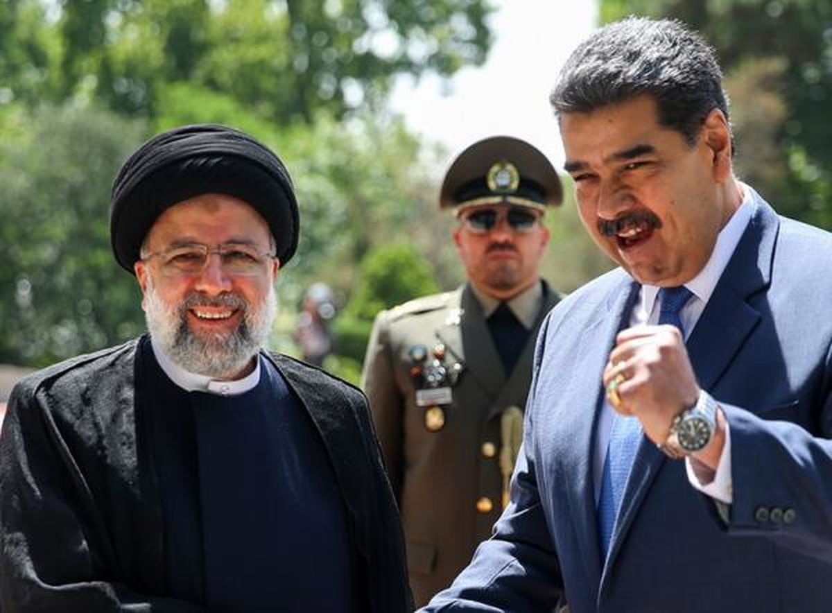 برخورد خودرو محافظ مادورو با یک موتورسوار