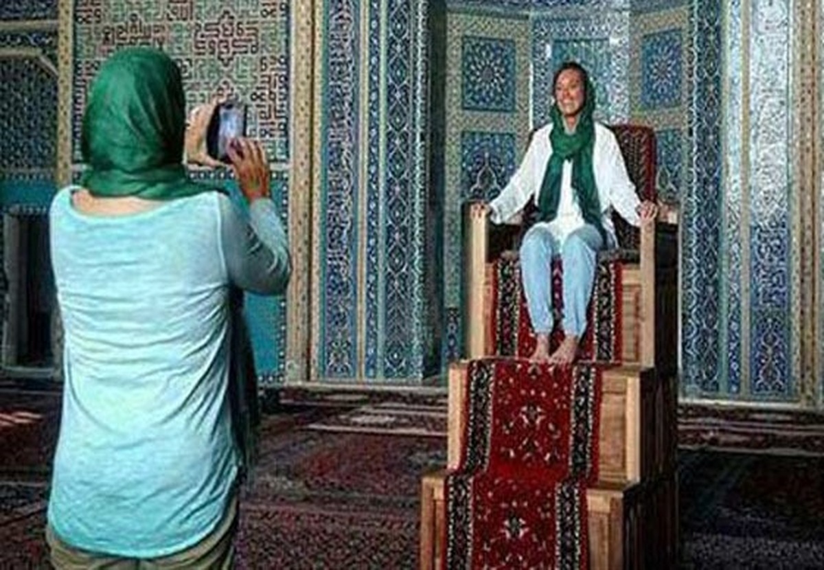بیرون کردن گردشگر از مسجد به دلیل نجس بودن!