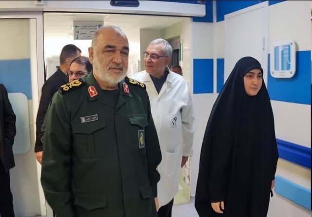 انفجار تروریستی در مسیر منتهی به گلزار شهدای کرمان/چرا آمار شهدای حادثه تروریستی کمتر شد؟/دلجویی وزیر کشور از خانواده‌ای که ۸ نفرشان شهید شدند