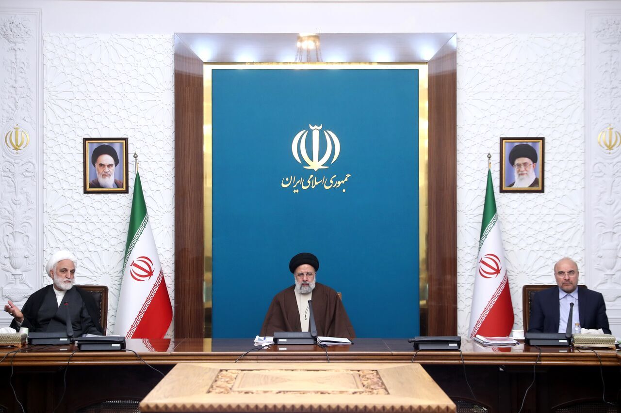 چرا آمار شهدا کمتر شد؟/حال و هوای پرشور گلزار شهدا یک روز پس از انفجار/نشست فوق العاده شورای عالی امنیت ملی کشور با ۳ دستور کار ویژه