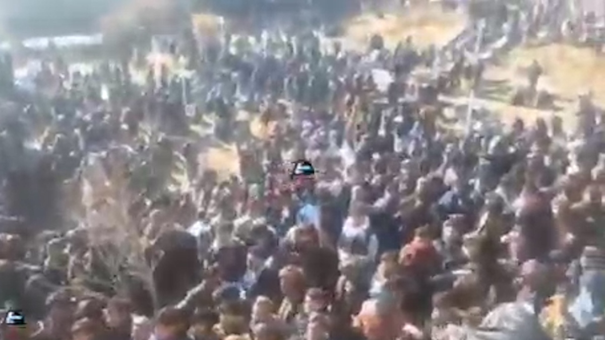 جمعیت وحشتناک افغانی‌ها در صف پاسپورت