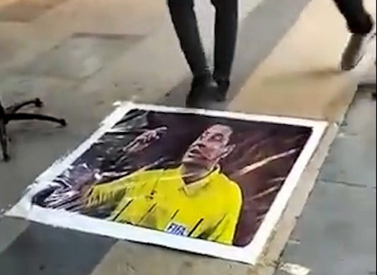 عکس علیرضا فغانی کف خیابان‌های بغداد!