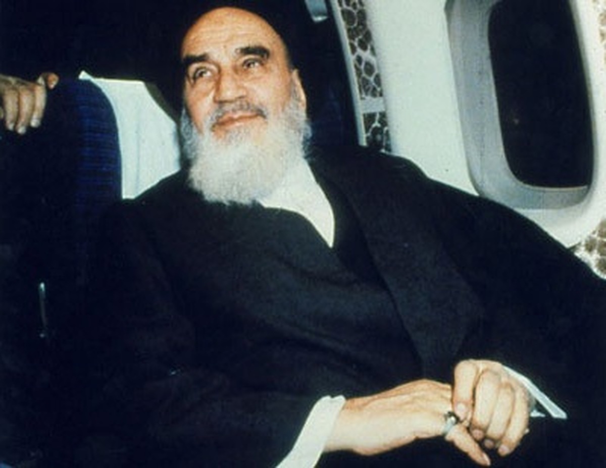 طعنه رضا پهلوی به پاسخ «هیچ» امام خمینی