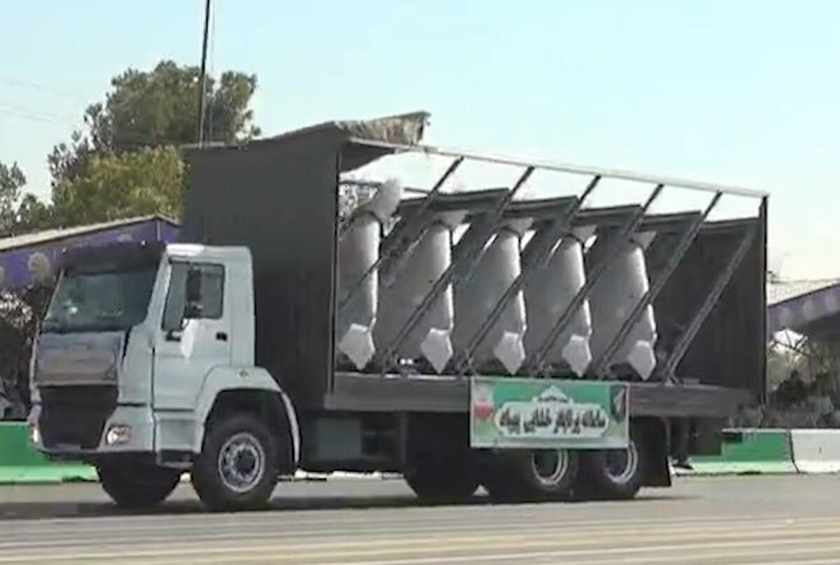 لحظات نمایش سامانه رگباری پهپاد شاهد 136