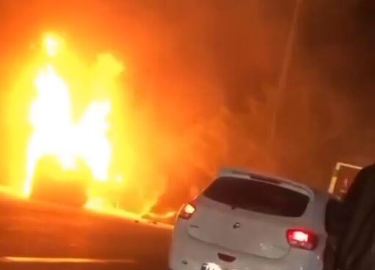 انفجار پیکان بر اثر کورس دو خودروی دیگر!