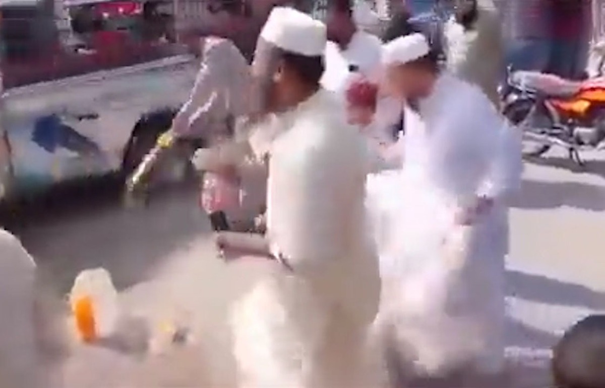 اعتراض عجیب به اسرائیل در پاکستان با کوکا!
