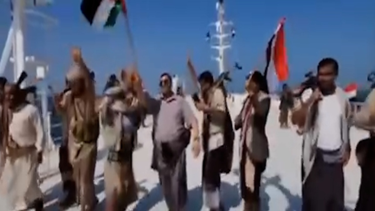 رقص دیدنی یمنی‌ها روی کشتی اسرائیلی!