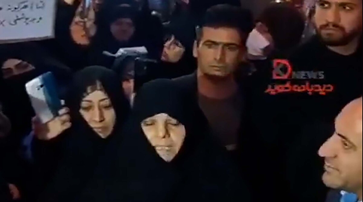 تظاهرات ضد بدحجابی در حضور وزیر در کاشان