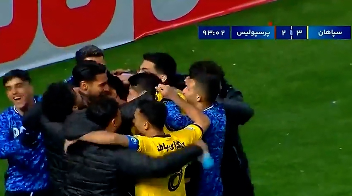 خلاصه بازی سپاهان 3 - پرسپولیس 2