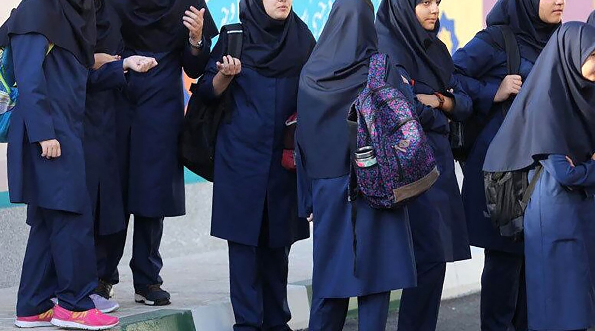 اعتراض یک روحانی به اخراج دختر دبیرستانی