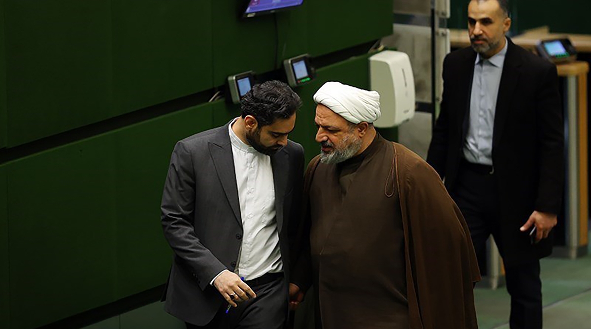 رجزخوانی یار جلیلی: با 8 درصد رای به مجلس رفتم، امروز وزیر را پایین کشیدم!