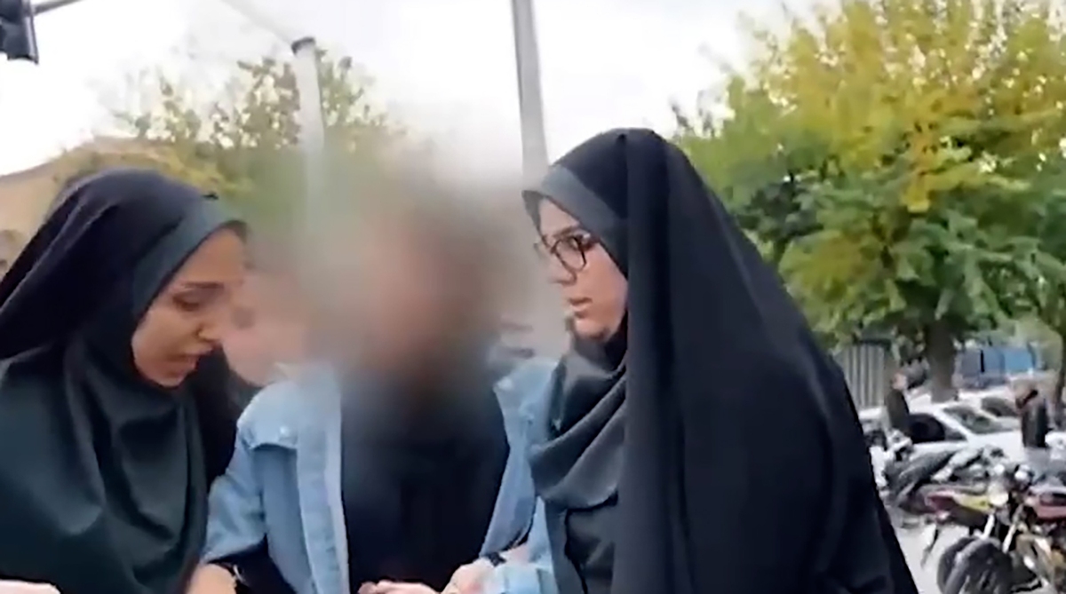 لحظه دستگیری خواهران جیب‌بر